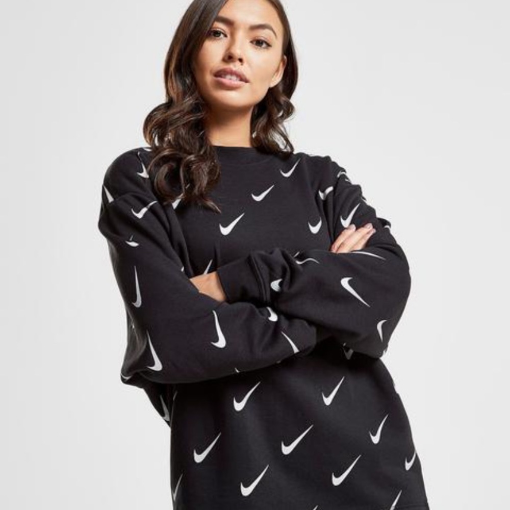 Nike Rally Oversized Sweatshirt Swoosh- M